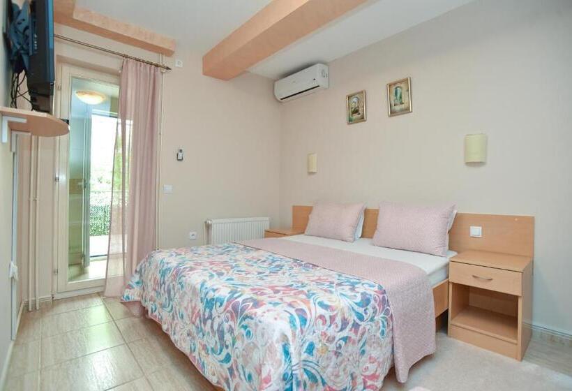 استودیوی استاندارد, Apartments And Rooms Drago