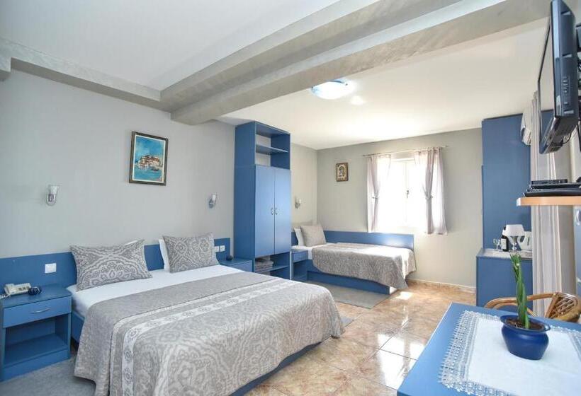 Triple Room Sea View, Apartments And Rooms Drago