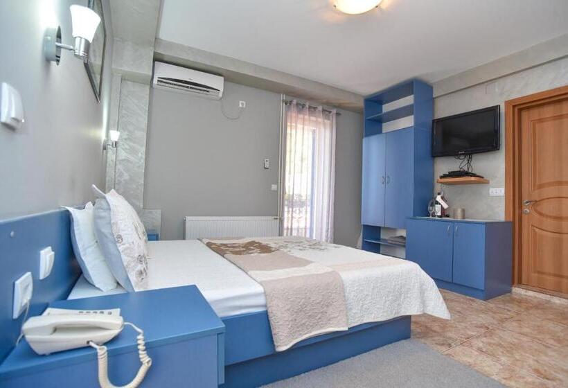 اتاق لوکس با بالکن و چشم‌انداز دریا, Apartments And Rooms Drago