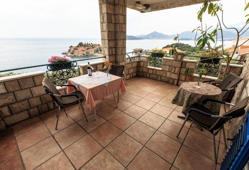 اتاق لوکس با بالکن و چشمانداز دریا, Apartments And Rooms Drago