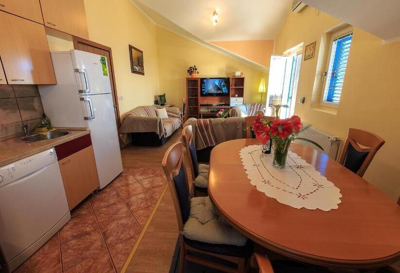 آپارتمان کامفورت 2 خوابه, Apartments And Rooms Drago