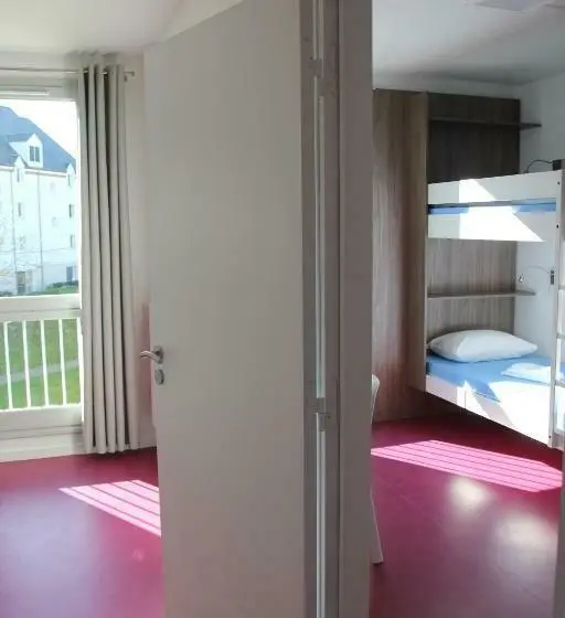 اتاق استاندارد چهار تخته, Auberge De Jeunesse D Orleans