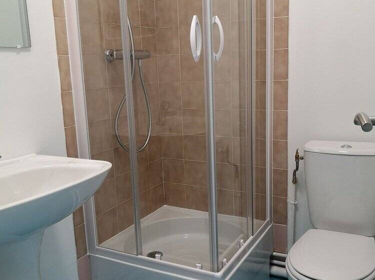 Четырехместный Номер Стандарт, Auberge De Jeunesse D Orleans