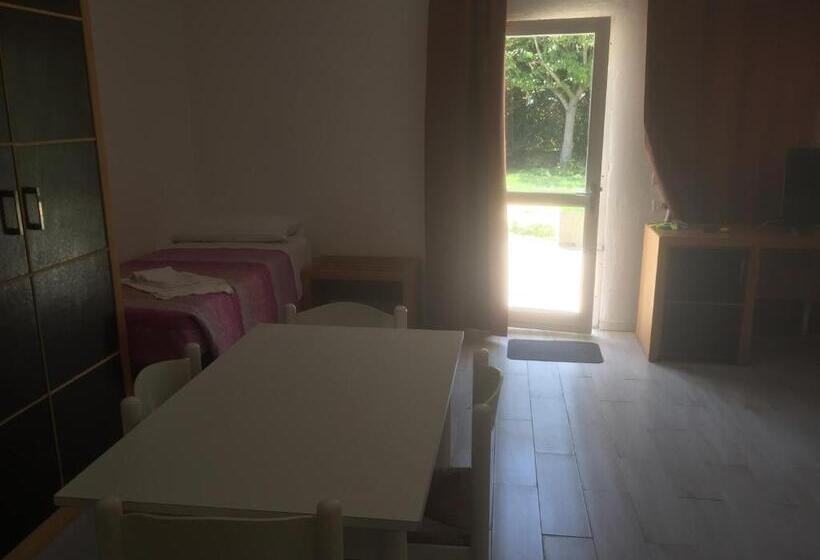 סטודיו משפחתי, Duna Camere Con Bagno