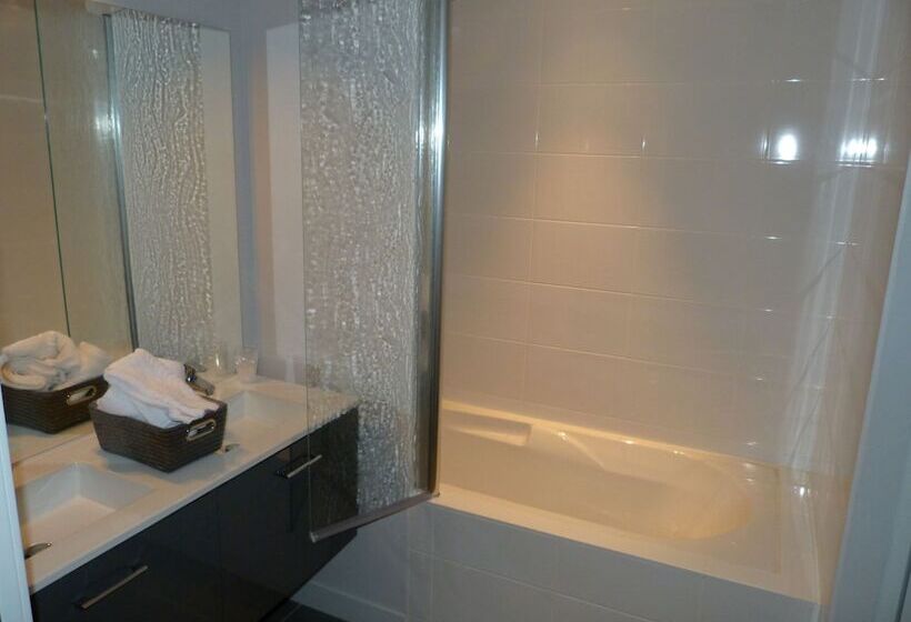 غرفة قياسية, La Bourrine