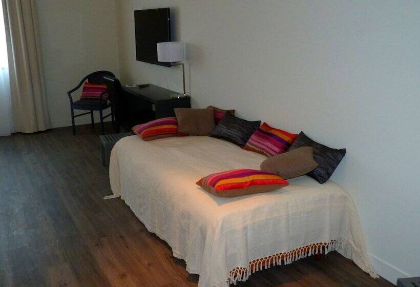 غرفة قياسية, La Bourrine