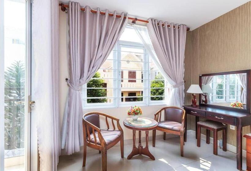 اتاق استاندارد با بالکن, Sao Biển