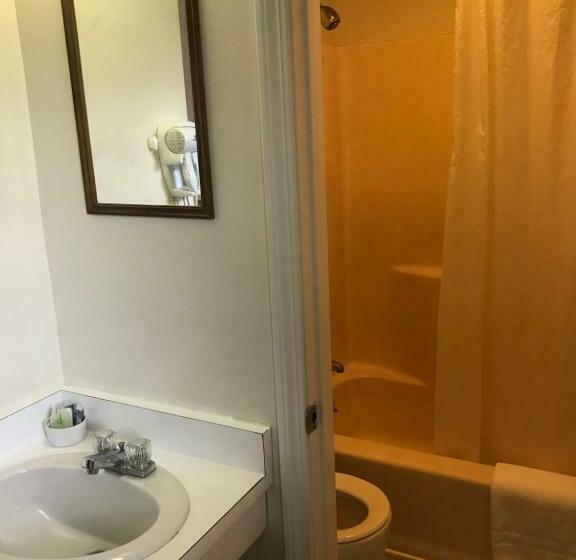 Номер Стандарт, Four Seasons Motor Inn