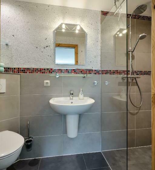 סוויטת ג'וניור, Appartementhaus Bergstraße