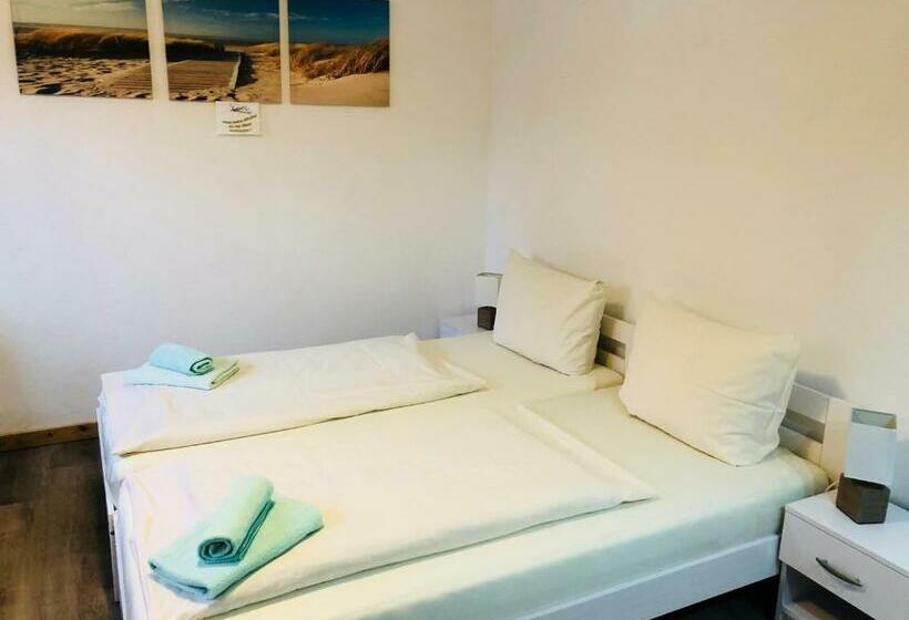 חדר אקונומי, Appartementhaus Bergstraße