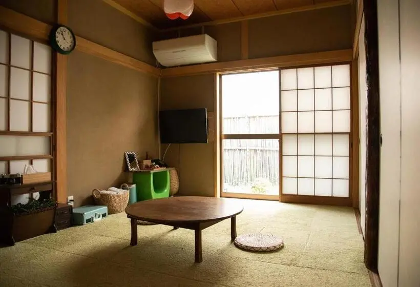 エコノミートリプルルーム, Tipy Records Inn Hanare