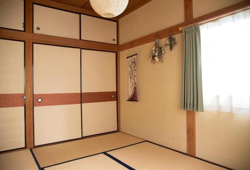 エコノミートリプルルーム, Tipy Records Inn Hanare