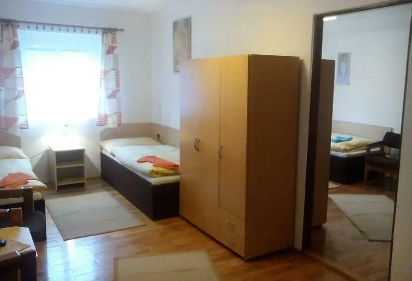 スタンダード4人部屋, Pension Duha