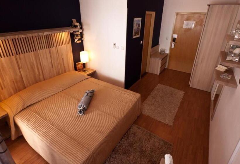 이코노미 룸, Boutique Hotel Marco Polo