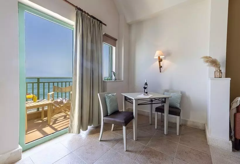オーシャンビュージュニアスイート, Giannoulis Grand Bay Beach Resort