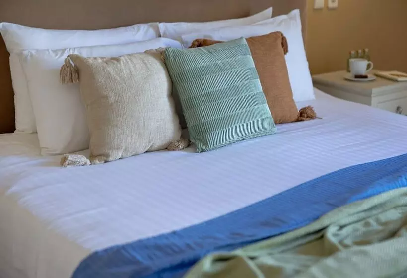 オーシャンビュースタンダードルーム, Giannoulis Grand Bay Beach Resort