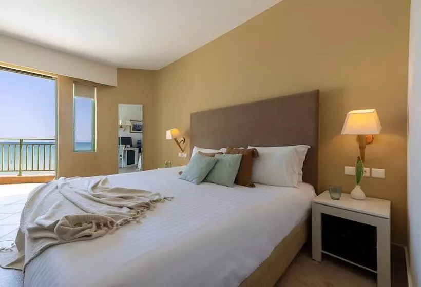 オーシャンビュースタンダードルーム, Giannoulis Grand Bay Beach Resort