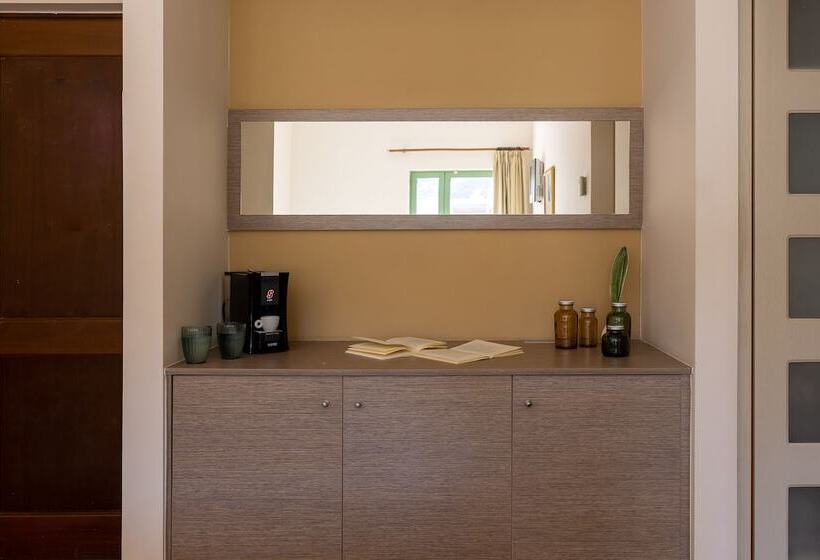 סוויטה, Giannoulis   Grand Bay Beach Resort