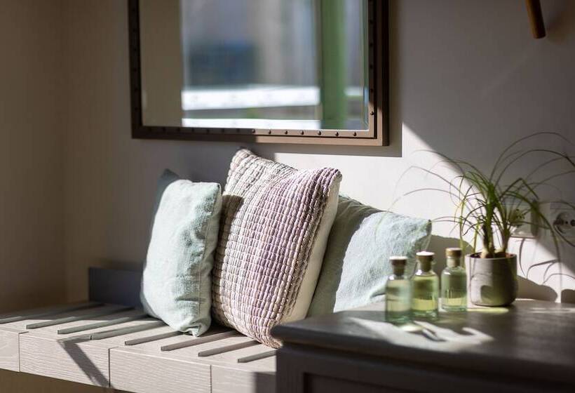 סוויטה, Giannoulis   Grand Bay Beach Resort