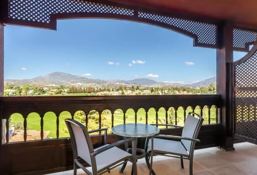 اتاق سوپریور با چشم‌انداز زمین گلف, Barcelo Marbella