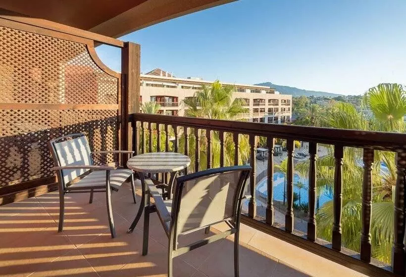 اتاق سوپریور با چشم‌انداز استخر, Barcelo Marbella
