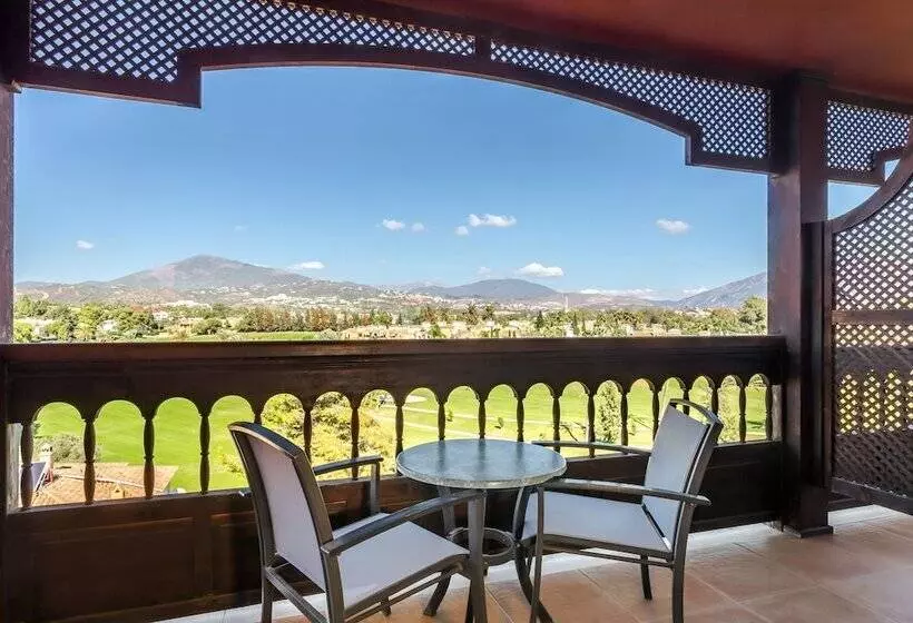 اتاق سوپریور با چشم‌انداز زمین گلف, Barcelo Marbella