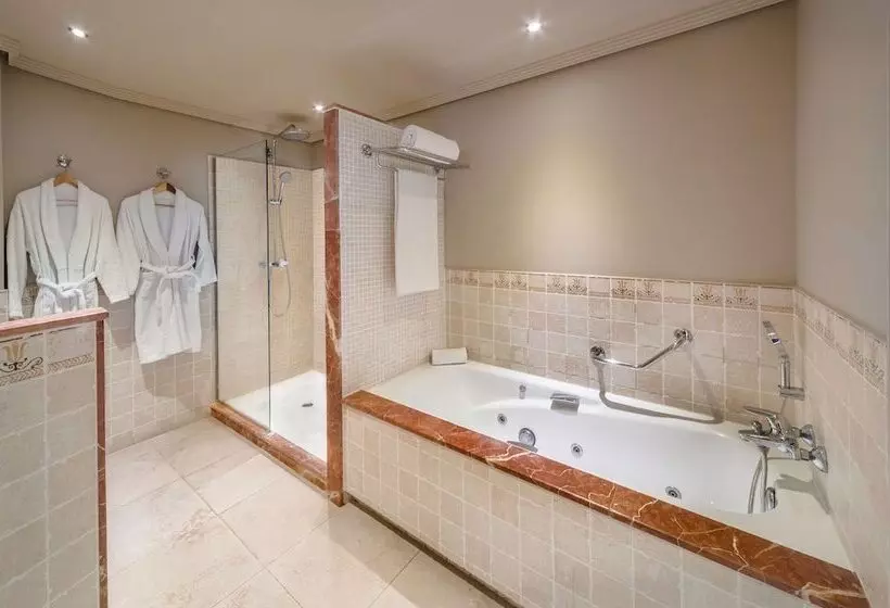 سوییت جونیور کلاب, Barcelo Marbella