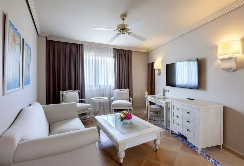 سوییت جونیور کلاب, Barcelo Marbella