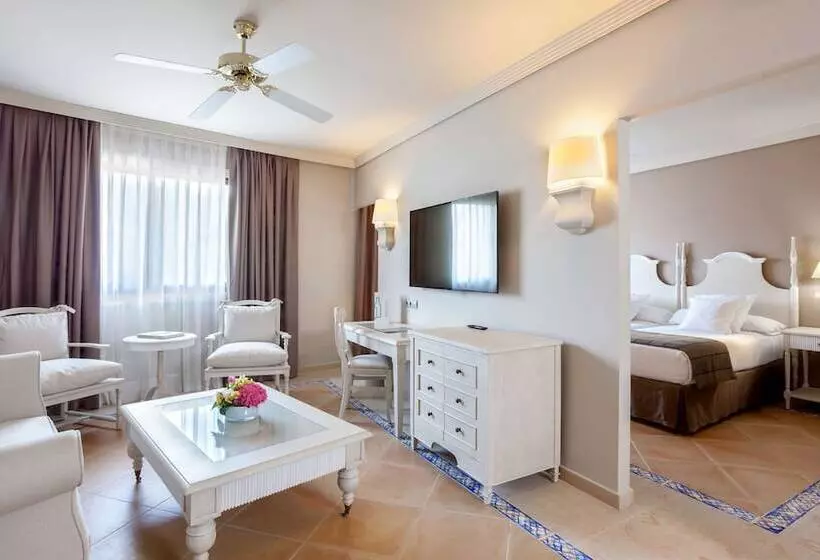 سوییت جونیور کلاب, Barcelo Marbella