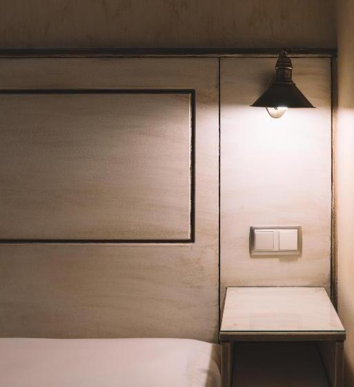 غرفة قياسية, Castillo De Javier