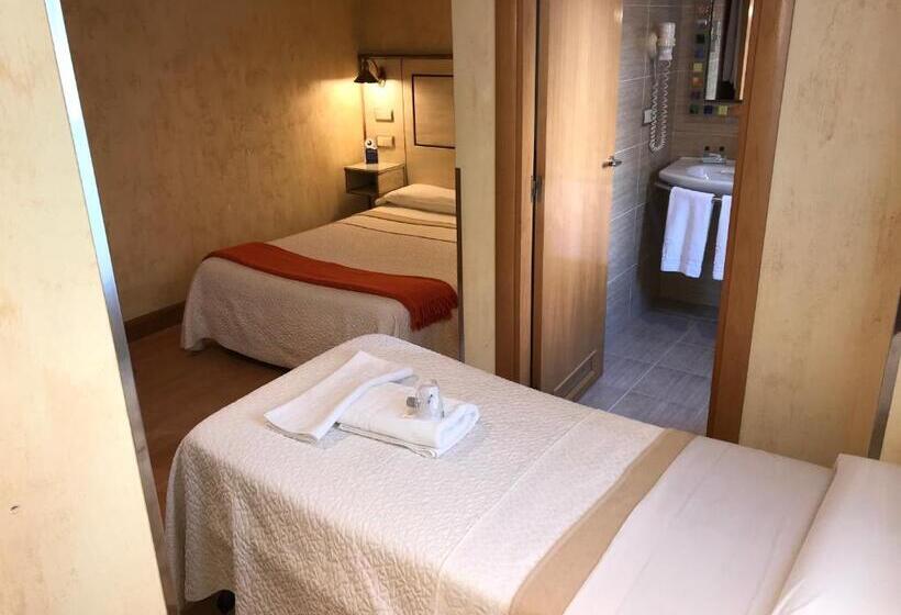 غرفة قياسية ثلاثية, Castillo De Javier