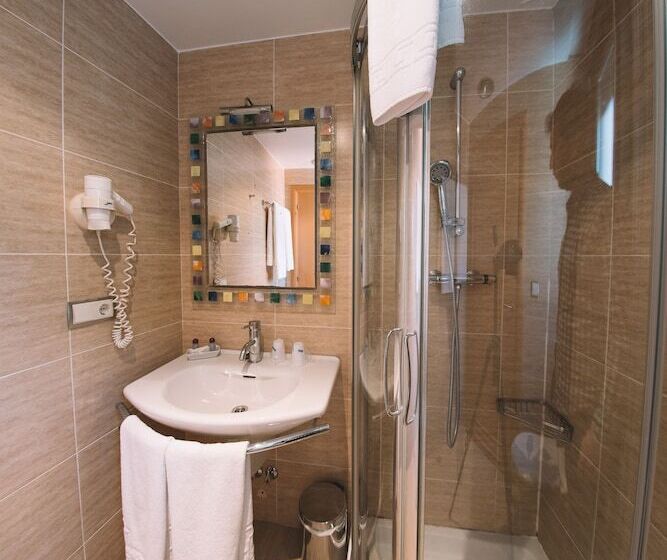 غرفة قياسية, Castillo De Javier