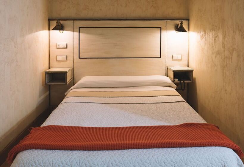 غرفة قياسية, Castillo De Javier