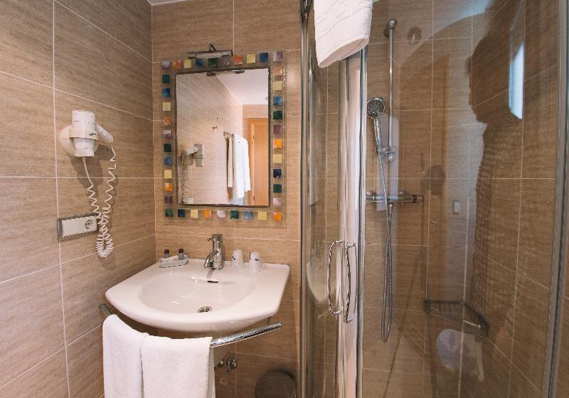 غرفة قياسية, Castillo De Javier