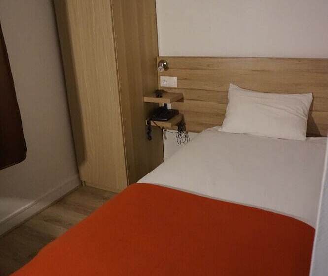 Номер Стандарт Индивидуальный, Comfort Hotel Rouen Alba