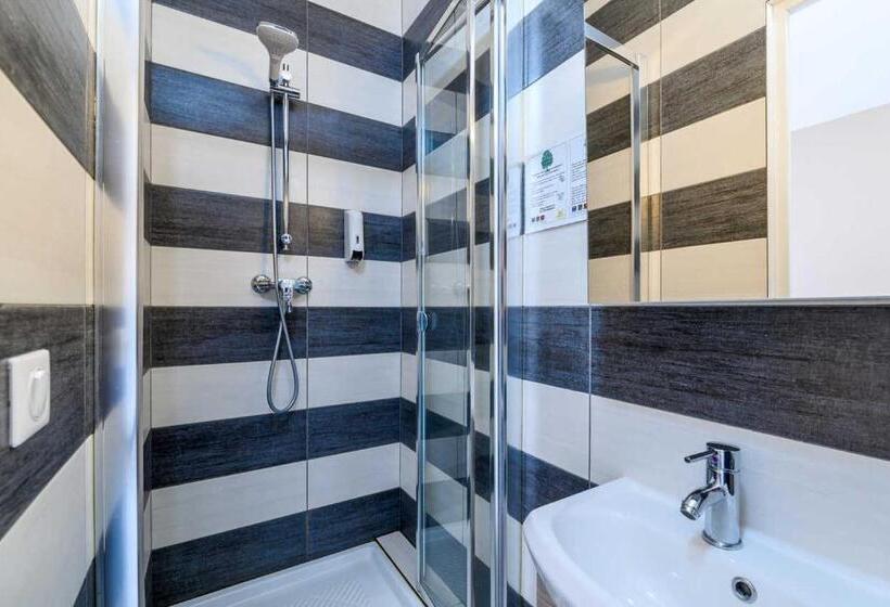 Номер Комфорт, Comfort Hotel Rouen Alba