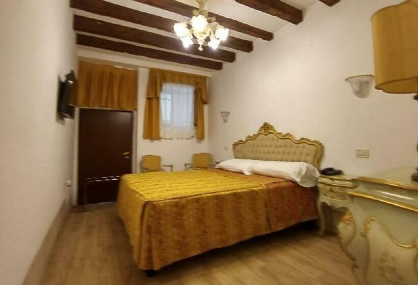 اتاق استاندارد سه نفره, Il Mercante di Venezia