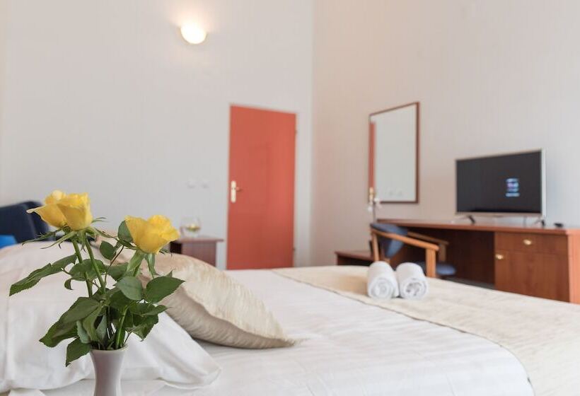 Трехместный Superior Вид на Море, Krilo