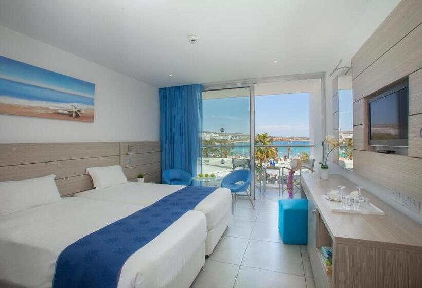 Номер Superior Вид на Море, Limanaki Beach Hotel & Suites