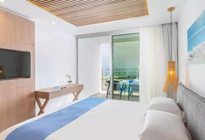 Executive Suite Sea View