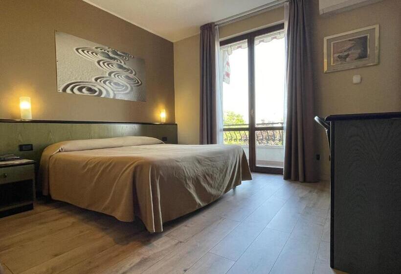 غرفة قياسية, Lo Scoiattolo