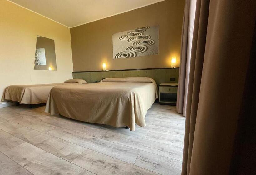 غرفة قياسية ثلاثية, Lo Scoiattolo