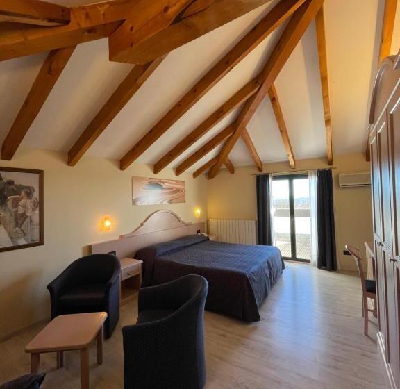 חדר סטנדרט לשלושה, Lo Scoiattolo