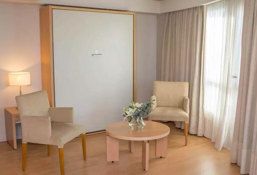 スイート, Maran Suites & Towers