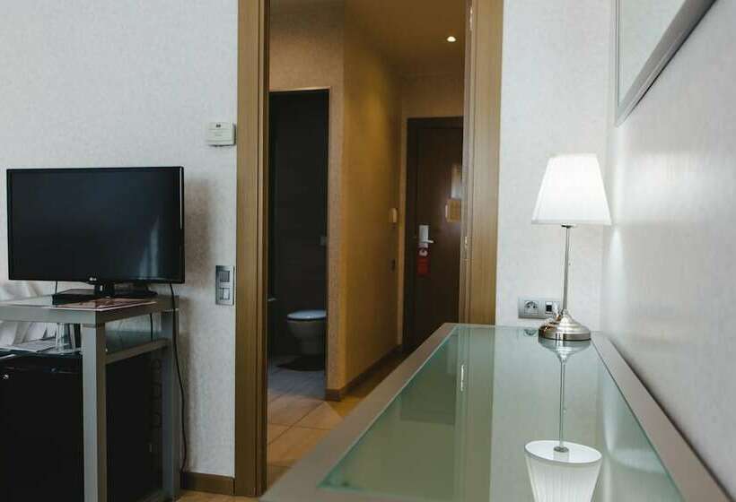 Номер Стандарт, Mas Camarena