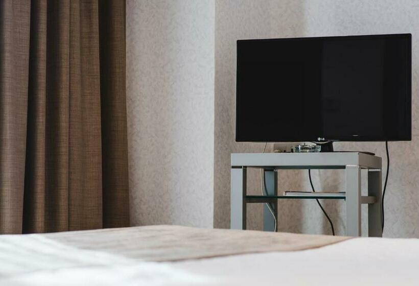 Полулюкс, Mas Camarena