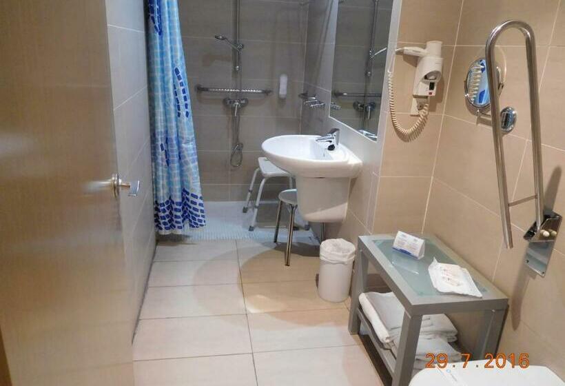 Номер Стандарт Адаптированный для Инвалидов, Mas Camarena