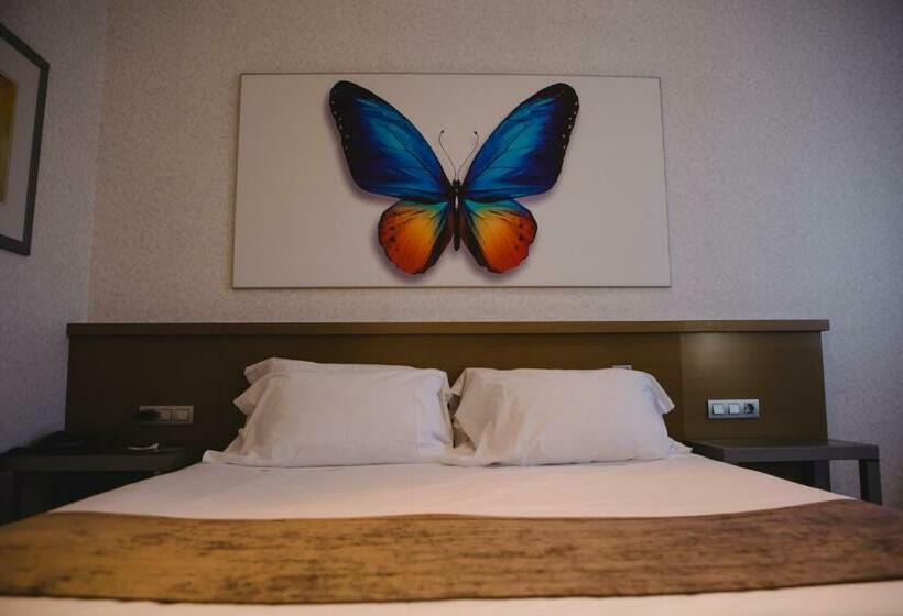 Номер Стандарт Адаптированный для Инвалидов, Mas Camarena