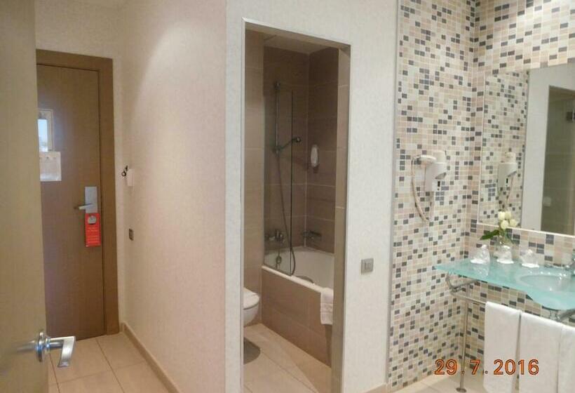 Семейный Номер, Mas Camarena