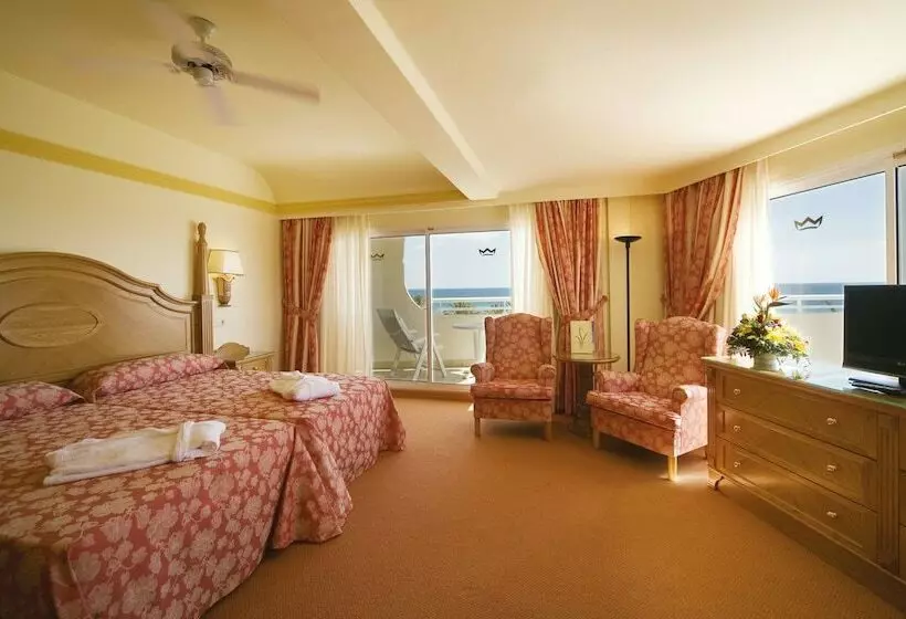 سوییت جونیور با چشم‌انداز دریا, Hotel Riu Palace Tres Islas